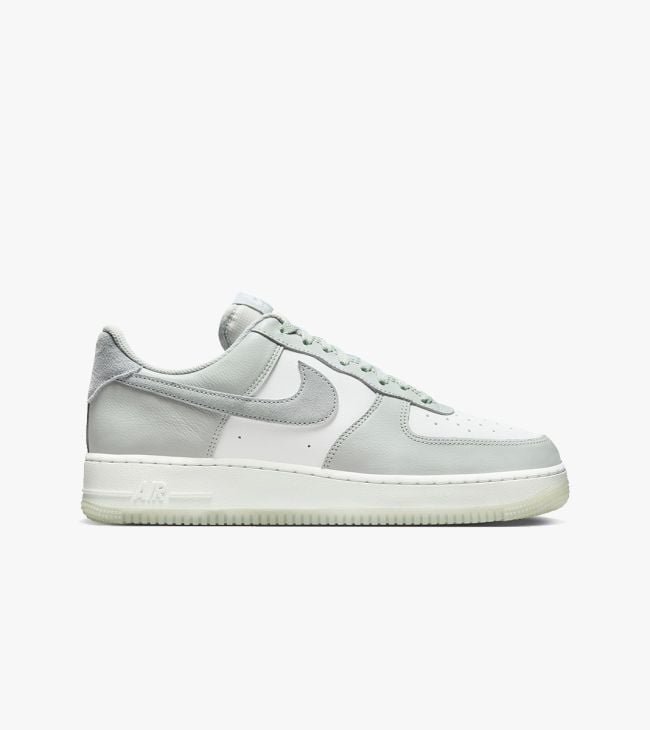 AIR FORCE 1 07 LV8 Nike Men s Shoes Ballzy