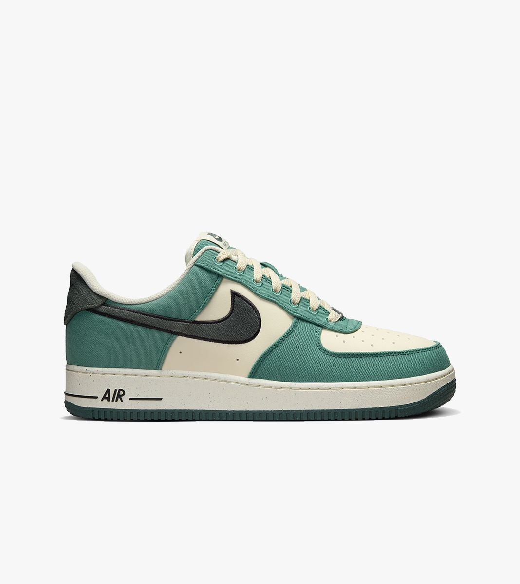 AIR FORCE 1 07 LV8 1 Nike Men s Shoes Ballzy