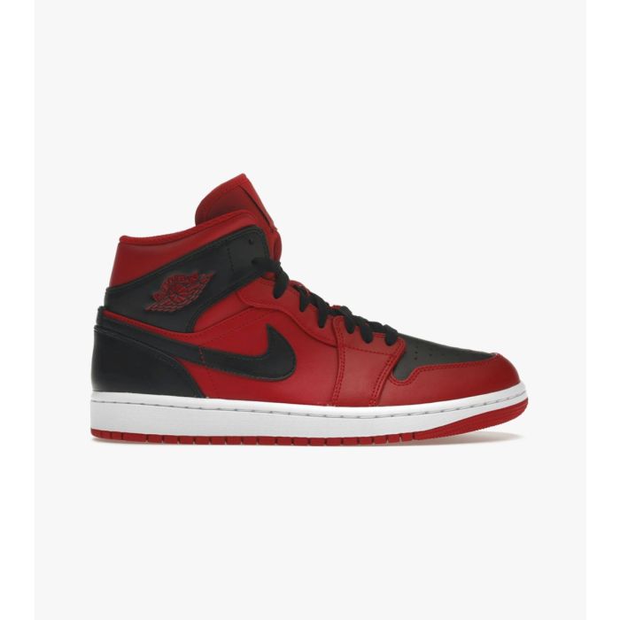 Mid hotsell jordan 1